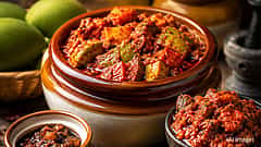 ಉಪ್ಪಿನಕಾಯಿಯಲ್ಲಿ ಬೂಸ್ಟ್ ಬಂತಾ? Pickle ವರ್ಷಗಳ ಕಾಲ ಕೆಡದೇ ಇರಲು ಇಲ್ಲಿದೆ ಸಿಂಪಲ್ ಟಿಪ್ಸ್!