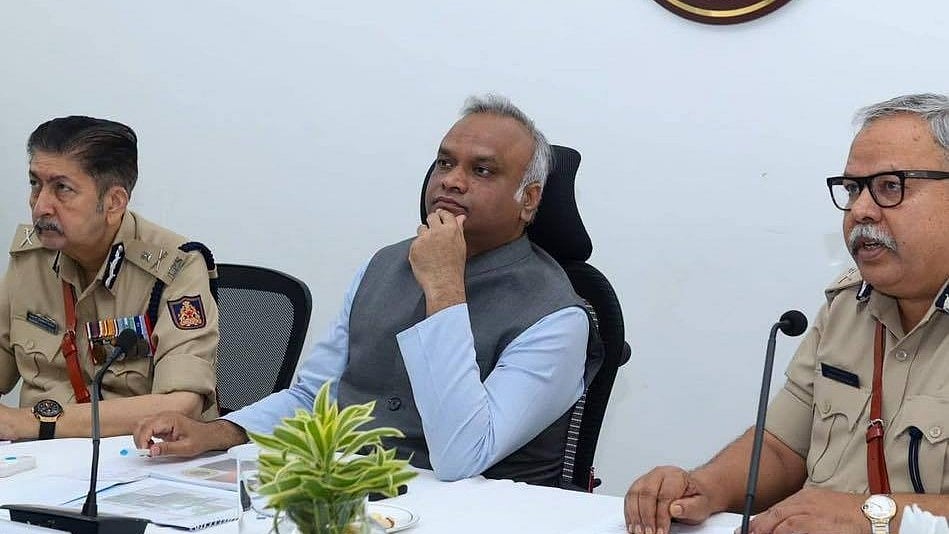 ಕಲ್ಯಾಣ ಕರ್ನಾಟಕ ಮಂದಿಗೆ ಸಿಹಿ ಸುದ್ದಿ: ಅಗ್ನಿಶಾಮಕ ಇಲಾಖೆಯಲ್ಲಿ 490 ಹುದ್ದೆಗಳ ನೇಮಕಾತಿಗೆ ಸಚಿವ ಪ್ರಿಯಾಂಕ್ ಖರ್ಗೆ ಸೂಚನೆ