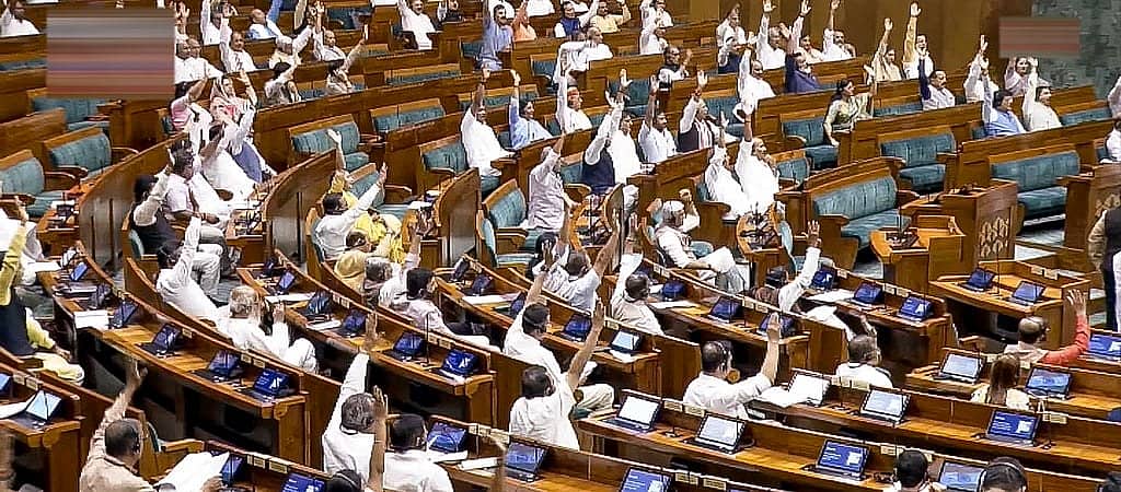 ವಿಪಕ್ಷಗಳ ಪ್ರತಿಭಟನೆಯ ನಡುವೆ, ಲೋಕಸಭೆಯಲ್ಲಿ ಪ್ರಶ್ನೆಪತ್ರಿಕೆ ಸೋರಿಕೆ ನಿಗ್ರಹ ತಿದ್ದುಪಡಿ ಮಸೂದೆ ಮಂಡನೆ; Video