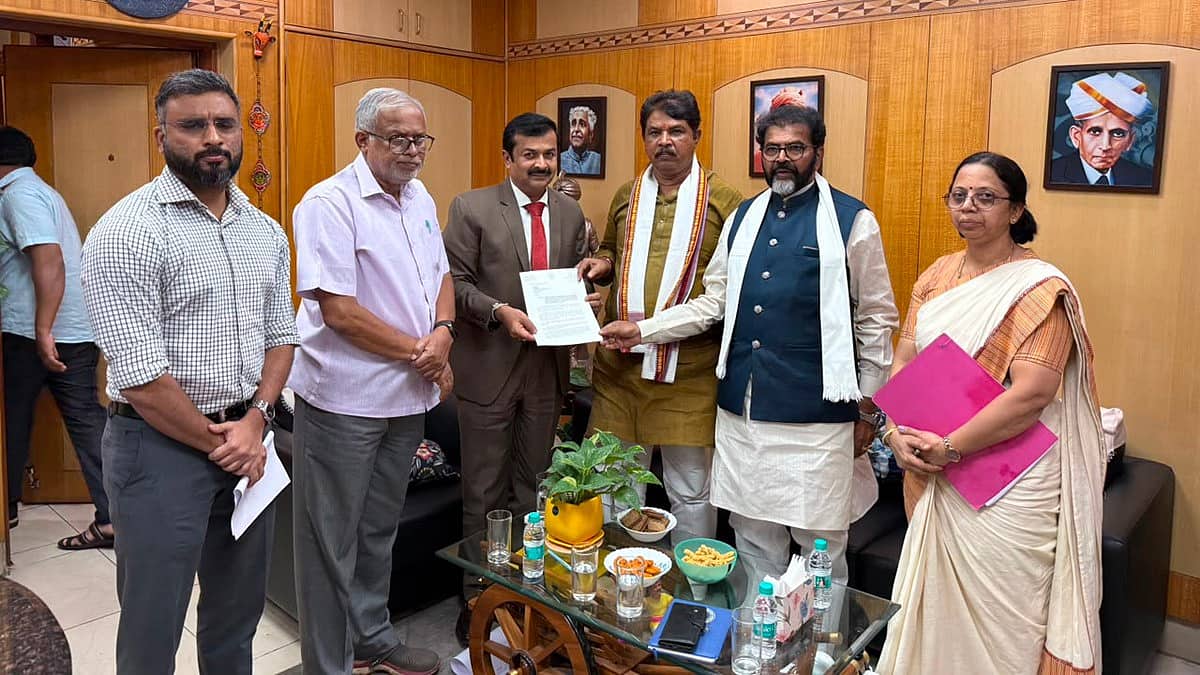 ಪಶುವೈದ್ಯಕೀಯ ಅಧಿಕಾರಿಗಳ ನೇಮಕಾತಿಯಲ್ಲಿ ಅಕ್ರಮ: ಸಿಬಿಐ, ಹೈಕೋರ್ಟ್ ನ್ಯಾಯಾಧೀಶರಿಂದ ತನಿಖೆಗೆ ಬಿಜೆಪಿ ಒತ್ತಾಯ