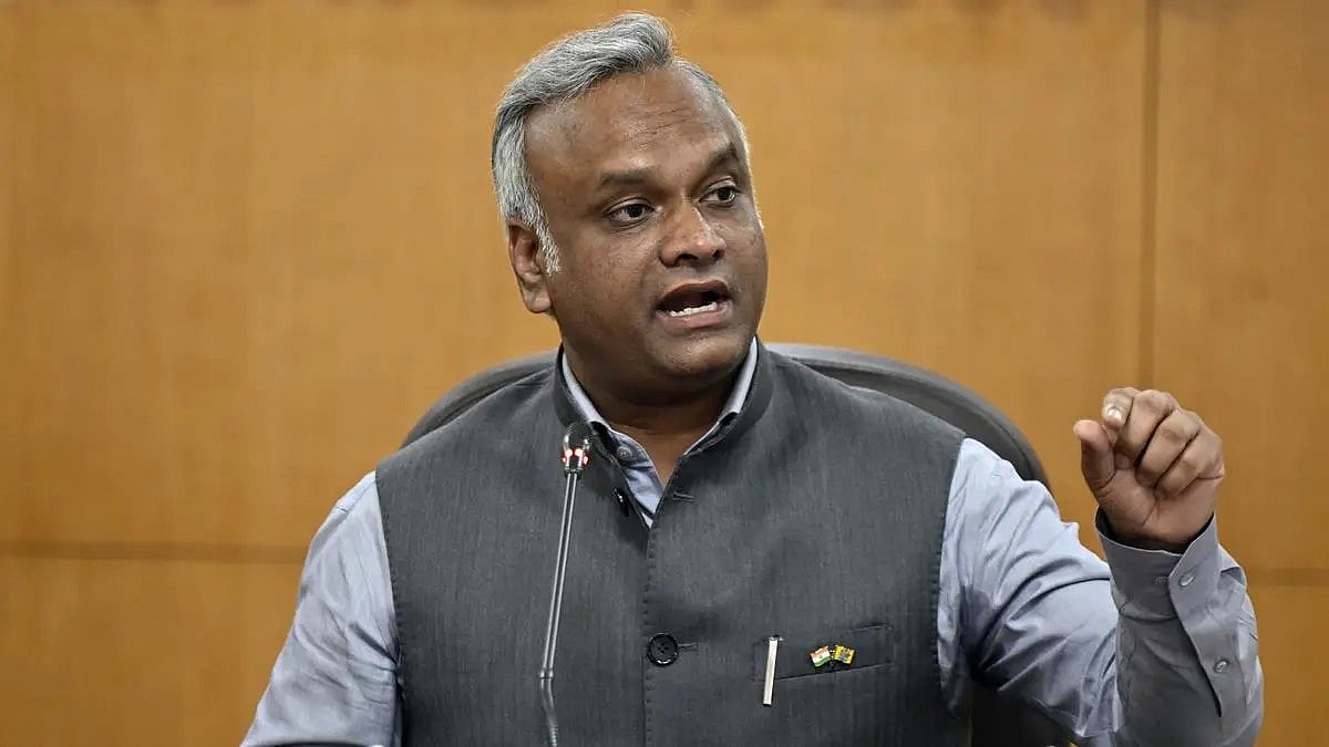 ಪೊಲೀಸ್ ನೇಮಕಾತಿ ಪರೀಕ್ಷೆ ಗೊಂದಲ: ಯುವಕರ ಭವಿಷ್ಯ ಹಾಳು ಮಾಡಿದ ಸರ್ಕಾರಕ್ಕೆ ಉತ್ತರದಾಯಿತ್ವ ಯಾರು? ತಕ್ಷಣವೇ ರಾಜೀನಾಮೆ ಪಡೆಯಿರಿ..!