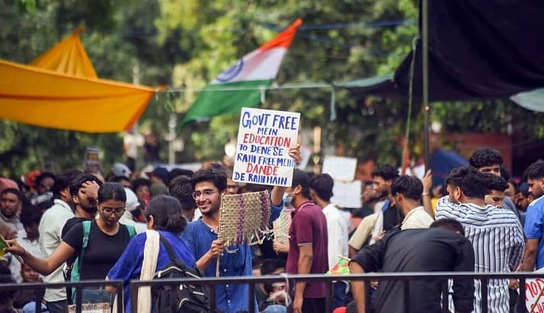 PM ಮೋದಿ ವಿರುದ್ಧ ಅವಹೇಳನಕಾರಿ ಪೋಸ್ಟ್; Meta India ಮುಖ್ಯಸ್ಥ ಸೇರಿ ಹಲವರ ವಿರುದ್ಧ ಕೇಸು ದಾಖಲು