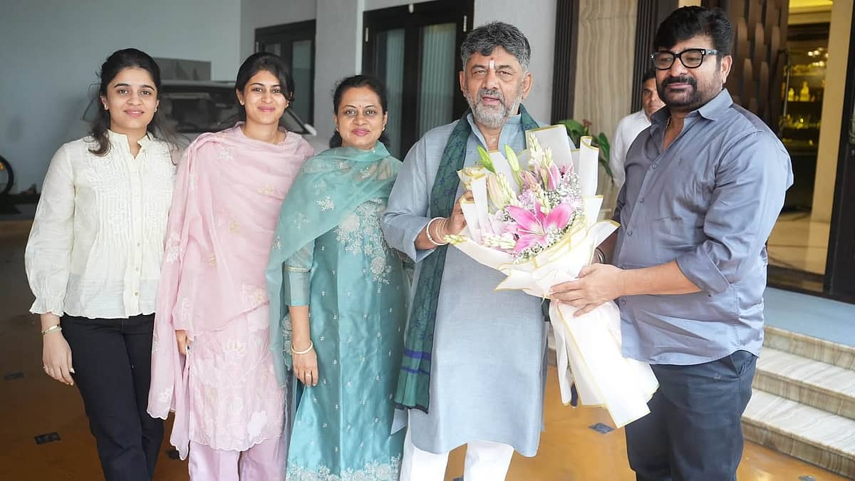 ಜೈಲಿಂದ ಹೊರಬಂದ ಕೂಡಲೇ CM ಡಿ.ಕೆ ಶಿವಕುಮಾರ್ ಭೇಟಿ ಮಾಡಿದ ವಿನಯ್ ಕುಲಕರ್ಣಿ; Video