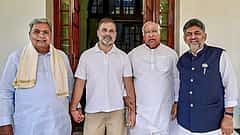 ನಿಷ್ಠರಿಗೆ ಸಚಿವ ಸ್ಥಾನ ಕೊಡಿಸಲು ಜಟಾಪಟಿ: ಖರ್ಗೆ-ಸುರ್ಜೇವಾಲಾ ಮೇಲುಗೈ; 3 ದಿನ ಕಾಯಿಸಿದ್ದಕ್ಕೆ ಸಿದ್ದರಾಮಯ್ಯ ಅಸಮಾಧಾನ!