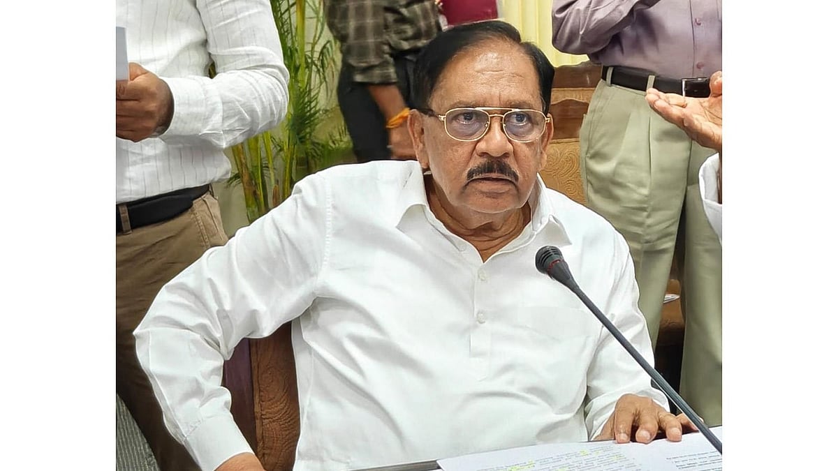 35 ವರ್ಷಗಳಿಂದ ಲೆಕ್ಕಪರಿಶೋಧನೆ ಇಲ್ಲ...! ಕೂಡಲಸಂಗಮ ಮಂಡಳಿ ಸಭೆಯಲ್ಲಿ ಅಧಿಕಾರಿಗಳ ಬೆವರಿಳಿಸಿದ DCM ಪರಮೇಶ್ವರ್..!