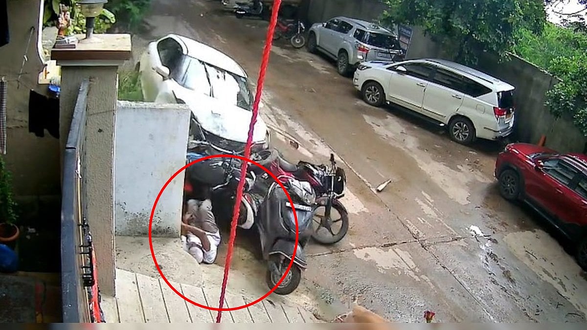 ಹೈದರಾಬಾದ್: ಅಪ್ರಾಪ್ತನ ಚಾರು ಚಾಲನೆ ವೇಳೆ ಭೀಕರ ಅಪಘಾತ; 7 ಬೈಕ್ ಜಖಂ, ವೃದ್ಧ ವ್ಯಕ್ತಿಗೆ ತೀವ್ರ ಗಾಯ!