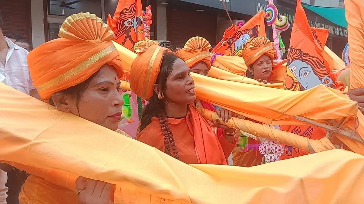'ಕನ್ವರ್'ಗಳೊಂದಿಗೆ ತಾಜ್ ಮಹಲ್ ಪ್ರವೇಶಿಸಲು ಯತ್ನಿಸಿದ ಹಿಂದೂ ಮಹಾಸಭಾ ಸದಸ್ಯರ ತಡೆ!