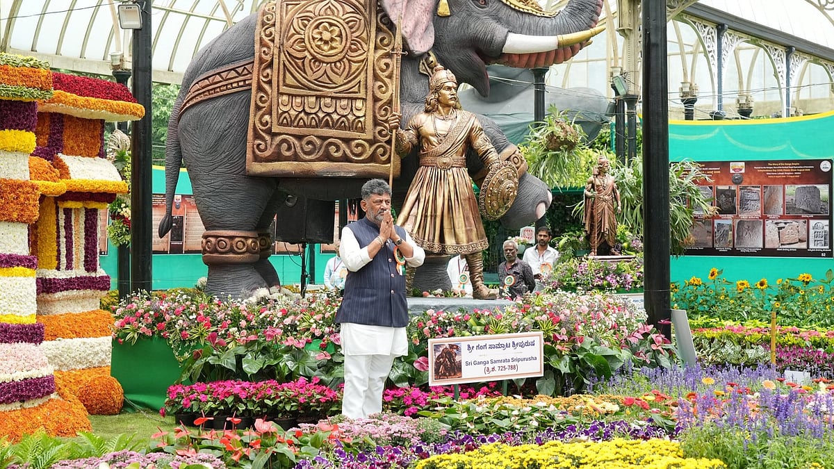 ಲಾಲ್ಬಾಗ್ ಫಲಪುಷ್ಪ ಪ್ರದರ್ಶನದಲ್ಲಿ 'ಗಂಗಾ ಸಾಮ್ರಾಜ್ಯದ ಅನಾವರಣ': ಸಿಎಂ ಡಿ.ಕೆ ಶಿವಕುಮಾರ್ ಚಾಲನೆ! Video
