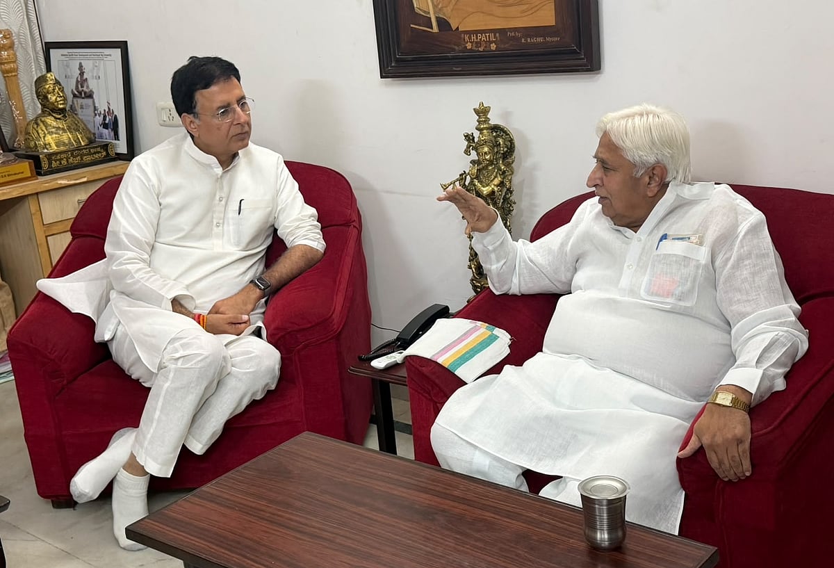 ಹಿರಿಯ ನಾಯಕರ ಮುನಿಸು, ಕಾಂಗ್ರೆಸ್ 'ಡ್ಯಾಮೇಜ್ ಕಂಟ್ರೋಲ್': ಮನವೊಲಿಕೆಗೆ ಸಿಎಂ, ಸುರ್ಜೇವಾಲಾ, ಹರಿಪ್ರಸಾದ್ ದೌಡು; Video