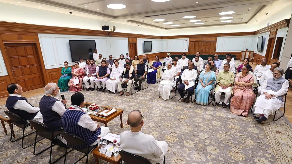 "ಭಯಪಡಬೇಕಾದ ಅಗತ್ಯವಿಲ್ಲ, ನಾನು ನಿಮ್ಮೊಂದಿಗೆ ಇದ್ದೇನೆ"; TMC ಬಂಡಾಯ, ಶಿಂಧೆ ಬಣ ಸೇರಿದ ಶಿವಸೇನಾ ಸಂಸದರಿಗೆ ಪ್ರಧಾನಿ ಮೋದಿ ಅಭಯ!