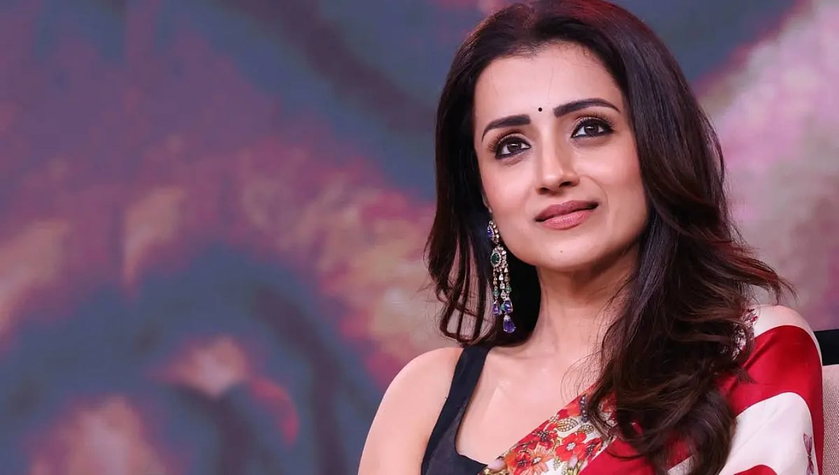 "ವಿಜಯ್ 'ಆಪ್ತೆ' ತ್ರಿಶಾರನ್ನು ಉಪಮುಖ್ಯಮಂತ್ರಿಯಾಗಿ ಮಾಡುವುದು ಯಾವಾಗ?": ತಮಿಳುನಾಡು ಎದುರು ನೋಡುತ್ತಿದೆ ಎಂದ AIADMK ನಾಯಕ