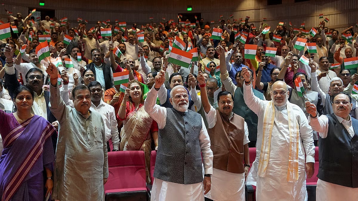 Parliament Monsoon Session: ರಾಹುಲ್ ವಿರುದ್ಧ ಆಕ್ರೋಶ; ಸಂಸತ್ ಆವರಣದಲ್ಲಿ NDA ಸಂಸದರ ಪ್ರತಿಭಟನಾ ಮೆರವಣಿಗೆ! Video