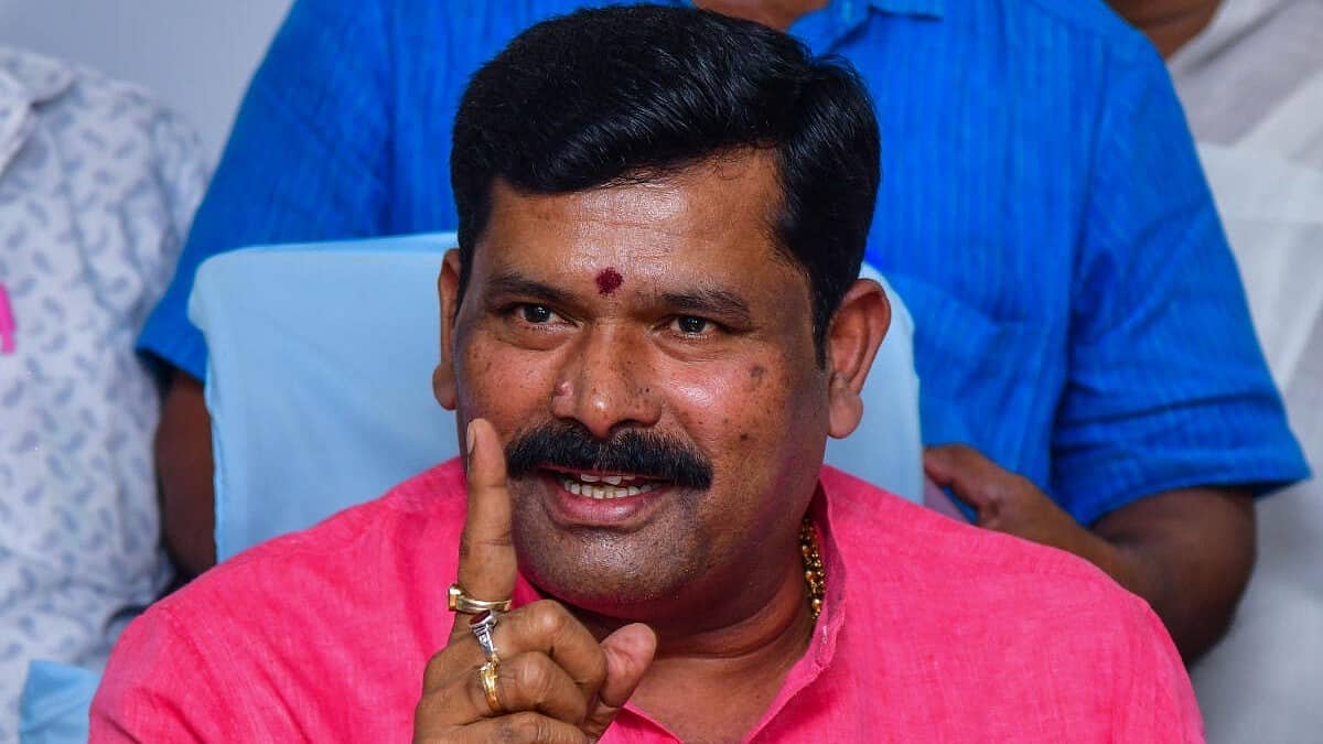 ರಾಮನಾಮ ಜಪಿಸಿ ರಾಮನ ದುಡ್ಡನ್ನೇ ನುಂಗಿದ ಬಿಜೆಪಿಗರು ಸಂತರಾ? ನೆಹರೂ ಬಗ್ಗೆ ಮಾತಾಡಲು ರಾಮುಲುಗೆ ನೈತಿಕ ಹಕ್ಕಿಲ್ಲ: ತಂಗಡಗಿ