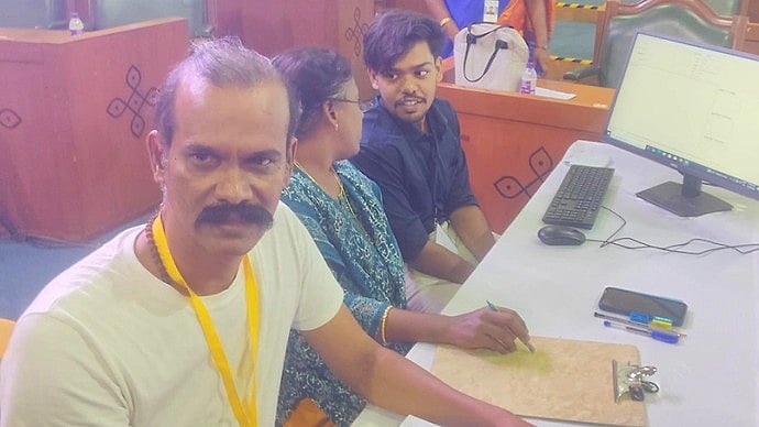 ತಮಿಳುನಾಡು: ಕಲಿಕೆಗೆ ವಯಸ್ಸಿನ ಮಿತಿ ಇಲ್ಲ; ಡಾಕ್ಟರ್ ಆಗುವ 34 ವರ್ಷಗಳ ಕನಸು ನನಸು; ನೀಟ್ ಪರೀಕ್ಷೆಯಲ್ಲಿ 51 ವರ್ಷದ ವ್ಯಕ್ತಿ ಉತ್ತೀರ್ಣ!