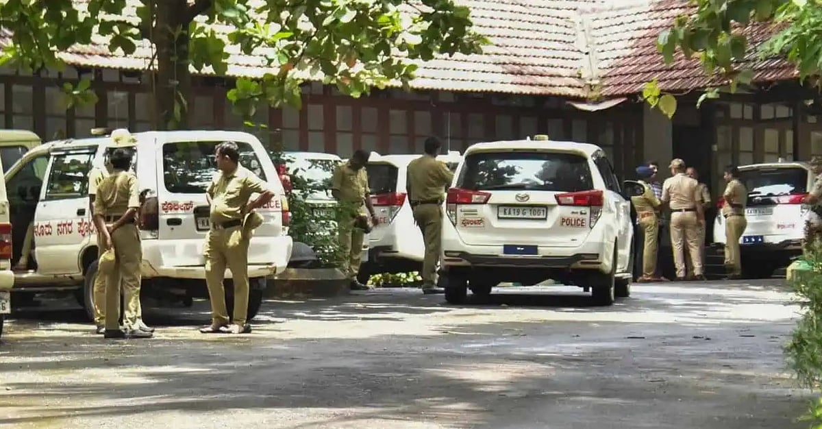 ದಕ್ಷಿಣ ಕನ್ನಡದ ಕಡಬದಲ್ಲಿ ನೈತಿಕ ಪೊಲೀಸ್ಗಿರಿ ಪ್ರಕರಣ: 9 ಮಂದಿ ವಿರುದ್ಧ ಕೇಸು ದಾಖಲು; Video
