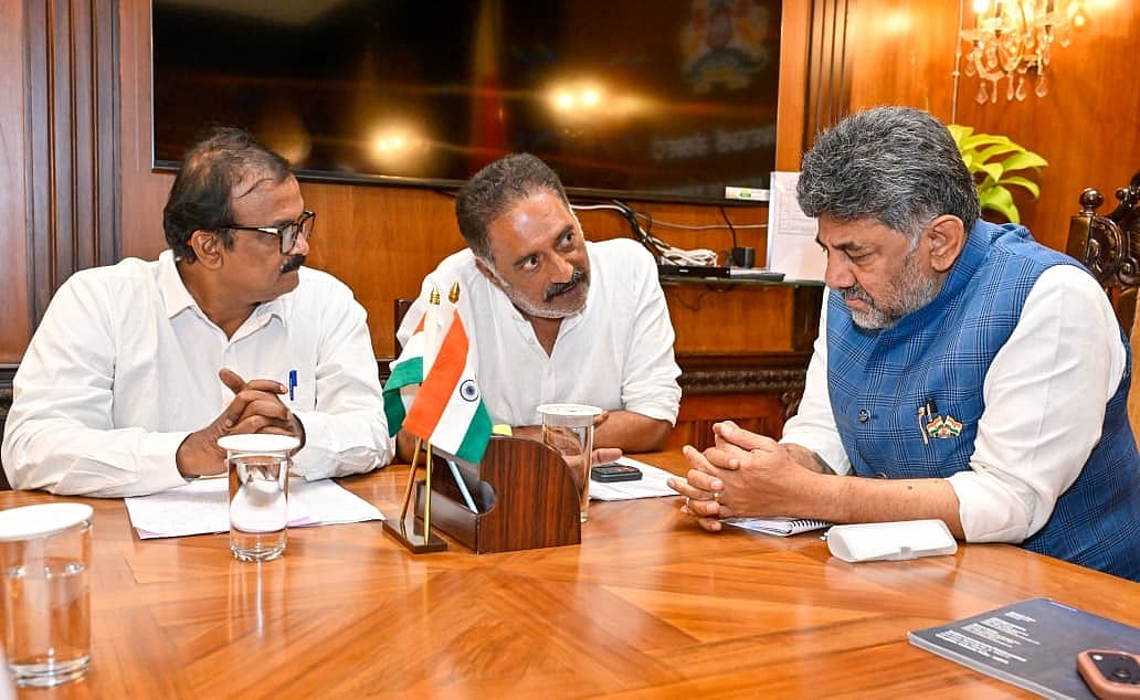 SIR ಪ್ರಕ್ರಿಯೆಯಲ್ಲಿನ ಅನ್ಯಾಯ ತಡೆಗೆ ಸರ್ಕಾರ ಕೂಡಲೇ ಮಧ್ಯಪ್ರವೇಶಿಸಬೇಕು: ಸಿಎಂ ಶಿವಕುಮಾರ್ ಗೆ ಪ್ರಕಾಶ್ ರಾಜ್ ಮನವಿ