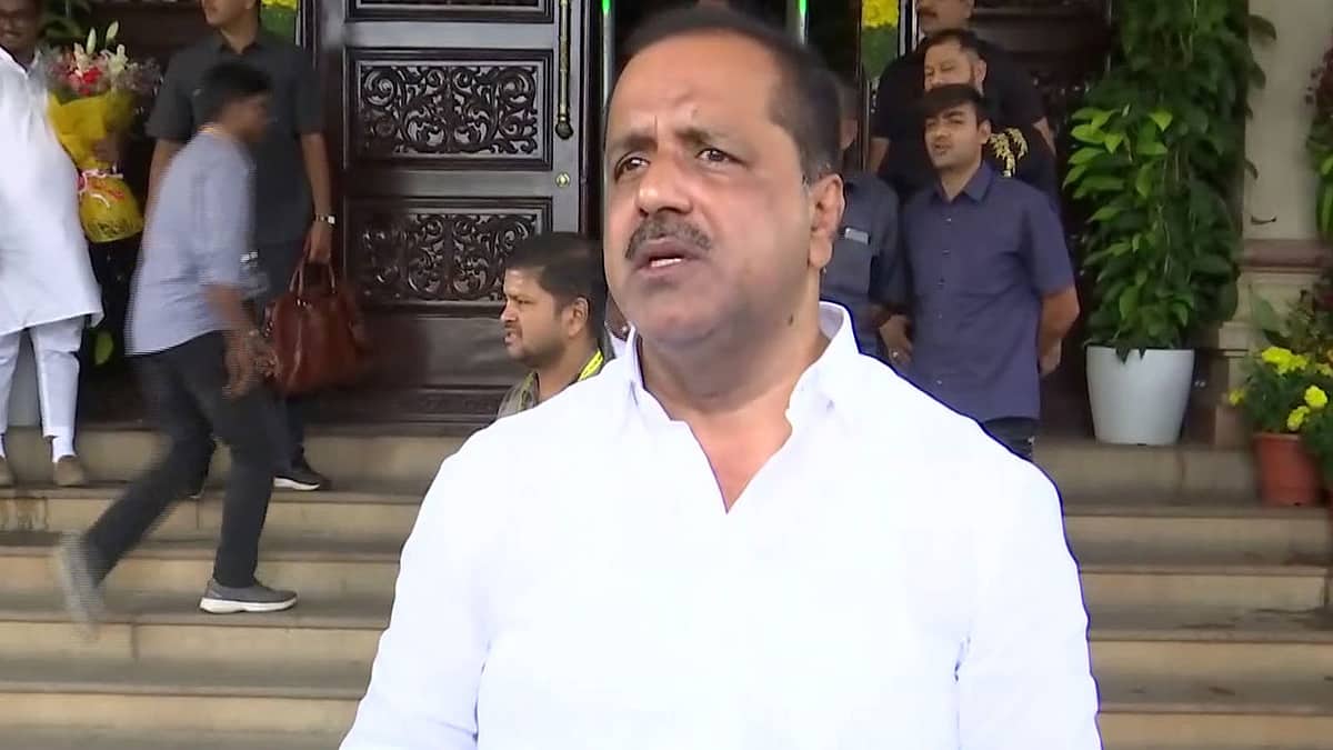 ವಿಧಾನಸೌಧದ ಮೆಟ್ಟಿಲ ಮೇಲೆ ಉರ್ದು ಉತ್ಸವ: ಸಚಿವ ಯುಟಿ ಖಾದರ್ ಸ್ಪಷ್ಟನೆ ಹೀಗಿದೆ...