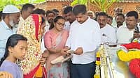 ಹನೂರು ಶೂಟೌಟ್ ಪ್ರಕರಣ: ಮೃತರ ಕುಟುಂಬಸ್ಥರಿಗೆ 15 ಲಕ್ಷ ರೂ ಪರಿಹಾರ ವಿತರಣೆ, ಪ್ರತಿಭಟನೆ ವಾಪಸ್