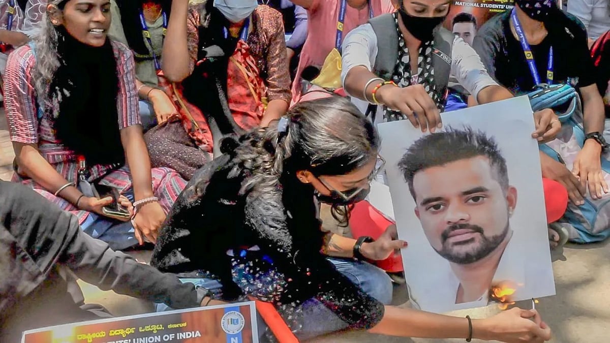 'ನನಗೆ, ಮಗನಿಗೆ ಅಪಾಯವಿದೆ': ಕೋರ್ಟ್‌ಗೆ ಪ್ರಜ್ವಲ್ ರೇವಣ್ಣ ಪ್ರಕರಣದ ಪ್ರಮುಖ ಸಾಕ್ಷಿ ದೂರು
