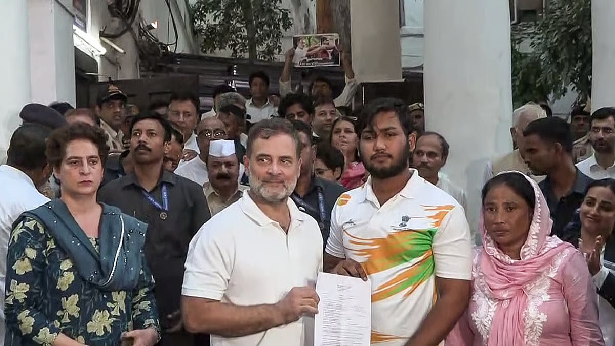 ವಿದ್ಯಾರ್ಥಿಗೆ ಪೆಲೆಟ್ ಗನ್ ಪೆಟ್ಟು: ರಾಹುಲ್ ಧರಣಿ ಬೆನ್ನಲ್ಲೇ FIR ದಾಖಲಿಸಿದ ದೆಹಲಿ ಪೊಲೀಸ್