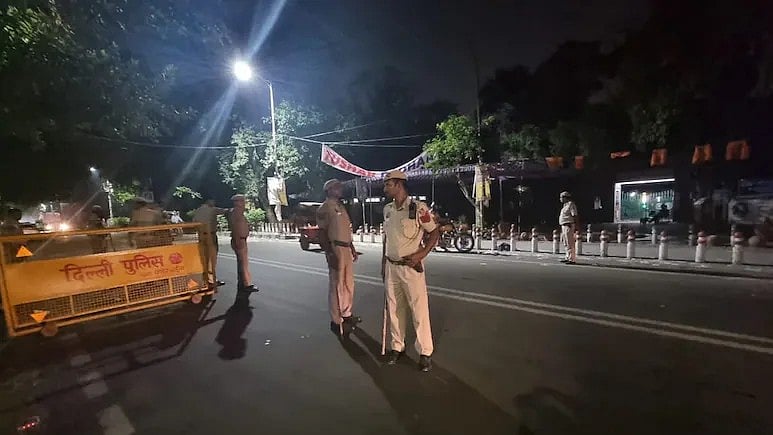 ದೆಹಲಿಯಲ್ಲಿ ದಾರಿಹೋಕರ ಮೇಲೆ ಚಾಕುವಿನಿಂದ ದಾಳಿ: ಆರು ಮಂದಿಗೆ ಗಾಯ!