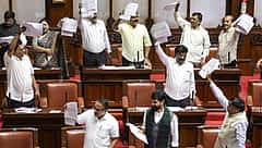 ಸದನ ನುಂಗಿದ ನಾಗೇಂದ್ರ: 3 ದಿನ ಮುನ್ನವೇ ಅಧಿವೇಶನ ಮೊಟಕು; ರಾತ್ರಿಯಿಡೀ ಧರಣಿ ನಡೆಸುವ ವಿಪಕ್ಷಗಳ ಯೋಜನೆಗೆ ತಣ್ಣೀರು!