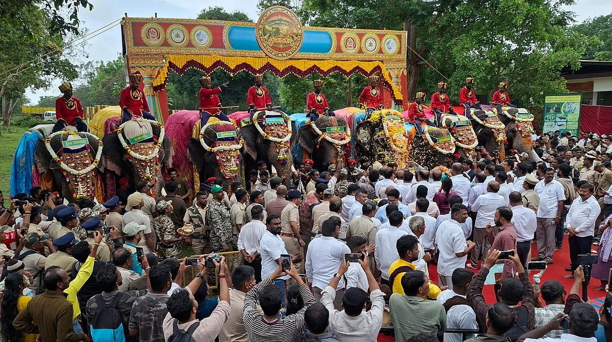 Mysuru Dasara 2026 | 'ಗಜಪಯಣ'ಕ್ಕೆ ಸಚಿವ ಯತೀಂದ್ರ ಸಿದ್ದರಾಮಯ್ಯ ಚಾಲನೆ; 'ಅಭಿಮನ್ಯು'ಗೆ ಗೌರವ ವಿದಾಯ; Video