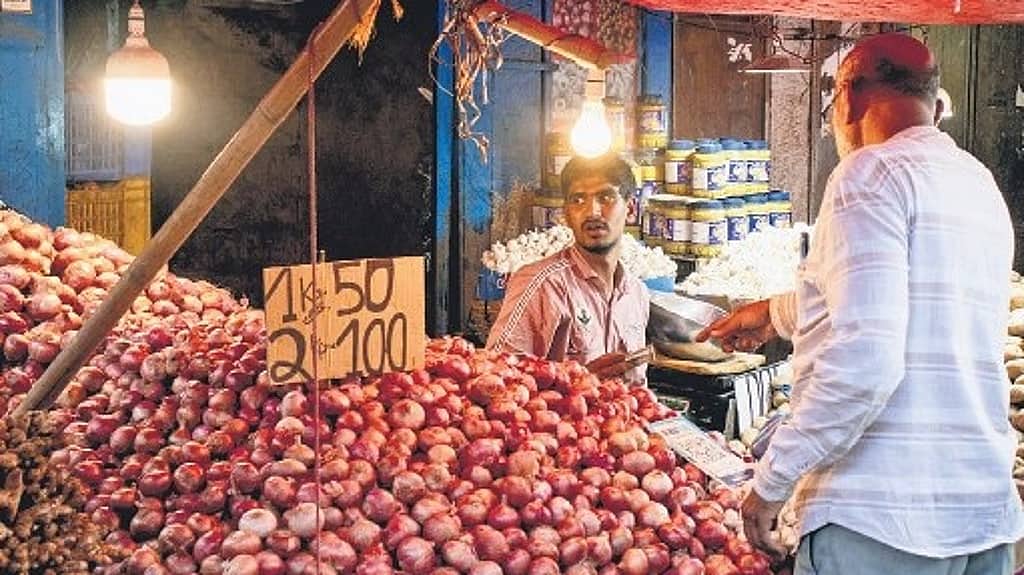 ರಾಜ್ಯದಲ್ಲಿ ಬರಗಾಲದ ಬಿಸಿ: ಗಗನಕ್ಕೇರಿದ ಸಕ್ಕರೆ, ಈರುಳ್ಳಿ ಬೆಲೆ..!