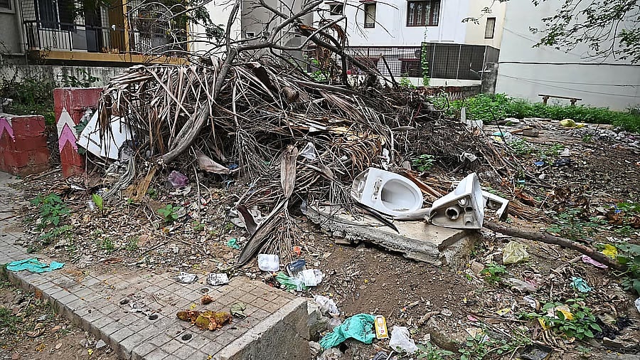 ಖಾಲಿ ಸೈಟ್ ಕ್ಲೀನ್ ಮಾಡದೆ ಹಾಗೆ ಬಿಟ್ಟಿದ್ದೀರಾ? ಮಾಲೀಕರಿಗೆ ಬೀಳಲಿದೆ ಭಾರೀ ದಂಡ; GBA ಕಠಿಣ ಕ್ರಮ