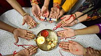 ರಕ್ಷಾ ಬಂಧನದ ಇತಿಹಾಸ ಏನು? ಸಹೋದರರಿಗೆ ರಾಖಿ ಕಟ್ಟುವುದರ ಮಹತ್ವ ತಿಳಿದುಕೊಳ್ಳಿ!