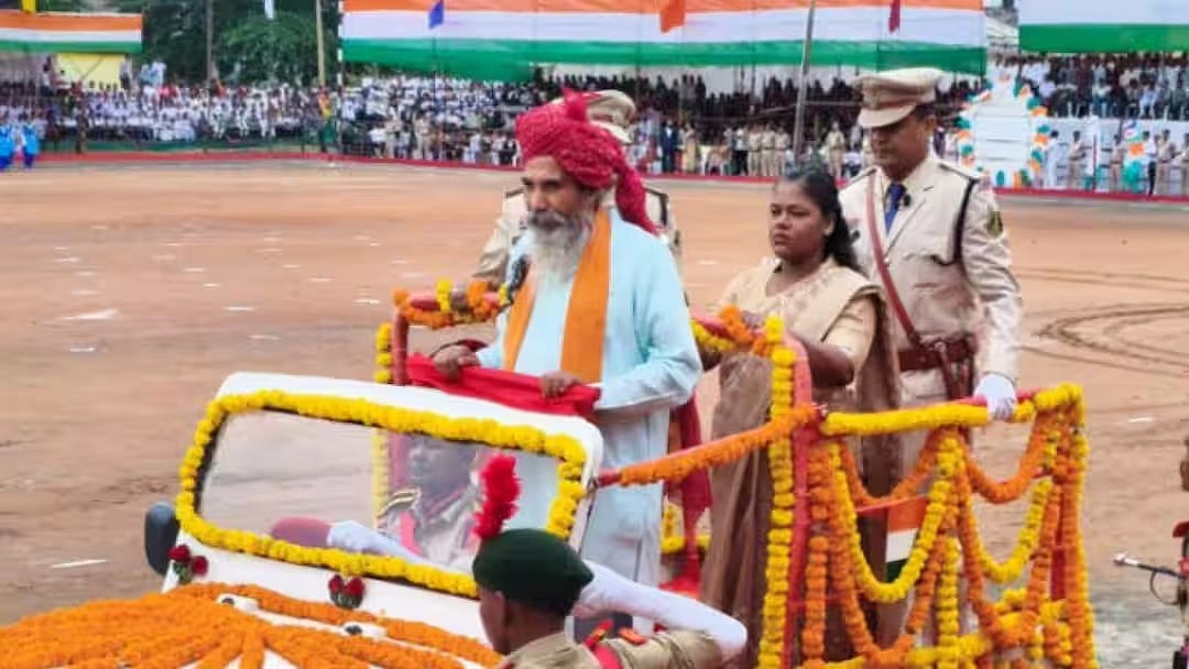 ನಿಂಬೆಹಣ್ಣು ಕತ್ತರಿಸಿ, ಮಳೆ ನಿಲ್ಲಿಸಿದೆ: ವಿವಾದವನ್ನು ಮೈ ಮೇಲೆ ಎಳೆದುಕೊಂಡ ಬಿಜೆಪಿ ಸಂಸದ! ಕಾಂಗ್ರೆಸ್, ನೆಟ್ಟಿಗರ ಲೇವಡಿ