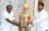ದೆಹಲಿಯಲ್ಲಿ ಪ್ರಧಾನಿ ಮೋದಿ ಭೇಟಿಯಾದ ಎಚ್‌.ಡಿ ಕುಮಾರಸ್ವಾಮಿ, ನಿಖಿಲ್‌; ರಾಜ್ಯ ರಾಜಕೀಯದ ಬಗ್ಗೆ ಚರ್ಚೆ..!