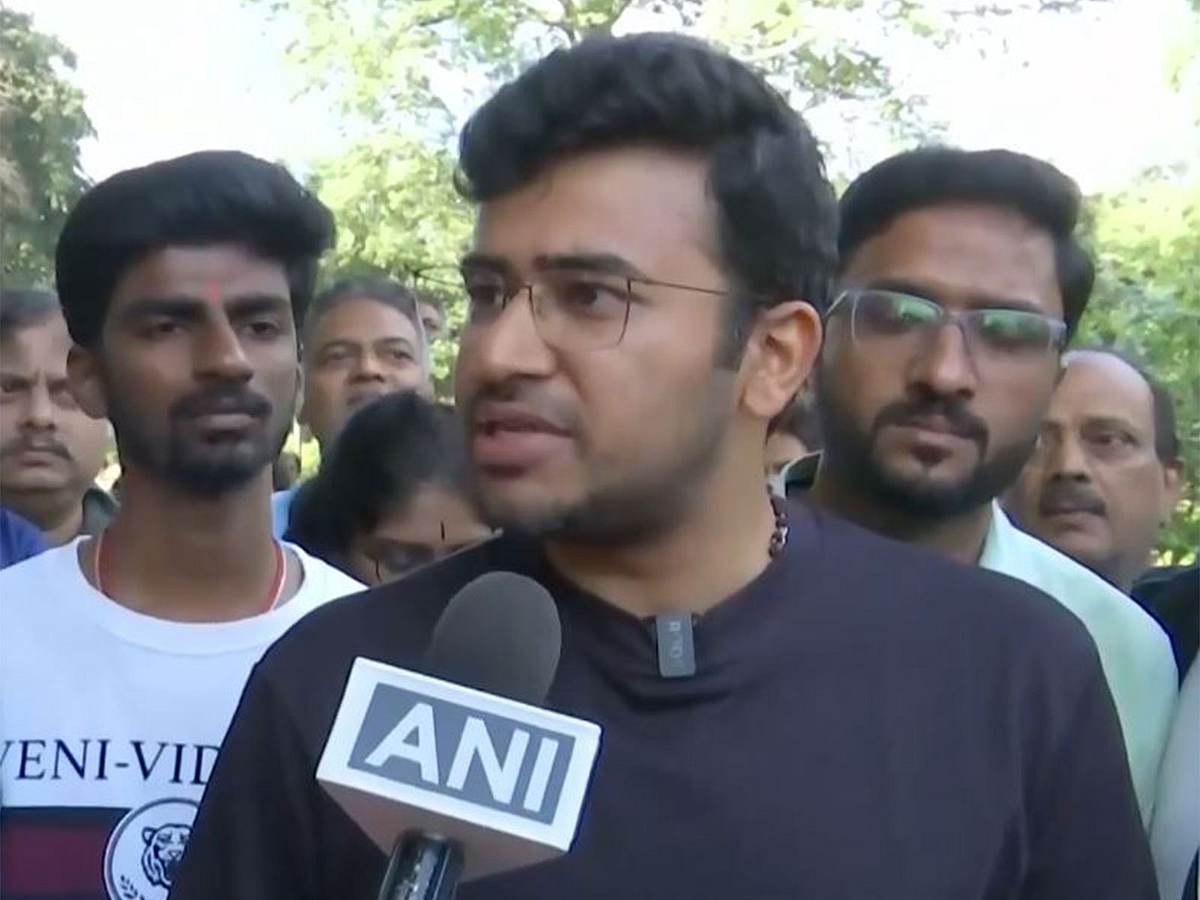 ಉದ್ಯಾನವನದ 5% ಭೂಮಿ ಪರಭಾರೆಗೆ ವಿರೋಧ; ಲಾಲ್ಬಾಗ್ ನಲ್ಲಿ ಜನಾಂದೋಲನ; ಪಾರ್ಕ್ ರಕ್ಷಣೆ ಅಪರಾಧವಾದರೆ ಪ್ರತಿದಿನ ಅಪರಾಧ ಮಾಡ್ತೇನೆ- ತೇಜಸ್ವಿ ಸೂರ್ಯ