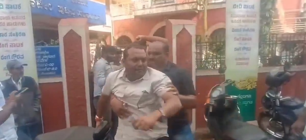 ಧಾರವಾಡದಲ್ಲಿ ನಟ ಪ್ರಕಾಶ್ ರಾಜ್ ಗೆ ಮುತ್ತಿಗೆ ಹಾಕಲು ಯತ್ನ; ಯುವಕರನ್ನು ವಶಕ್ಕೆ ಪಡೆದ ಪೊಲೀಸರು; Video