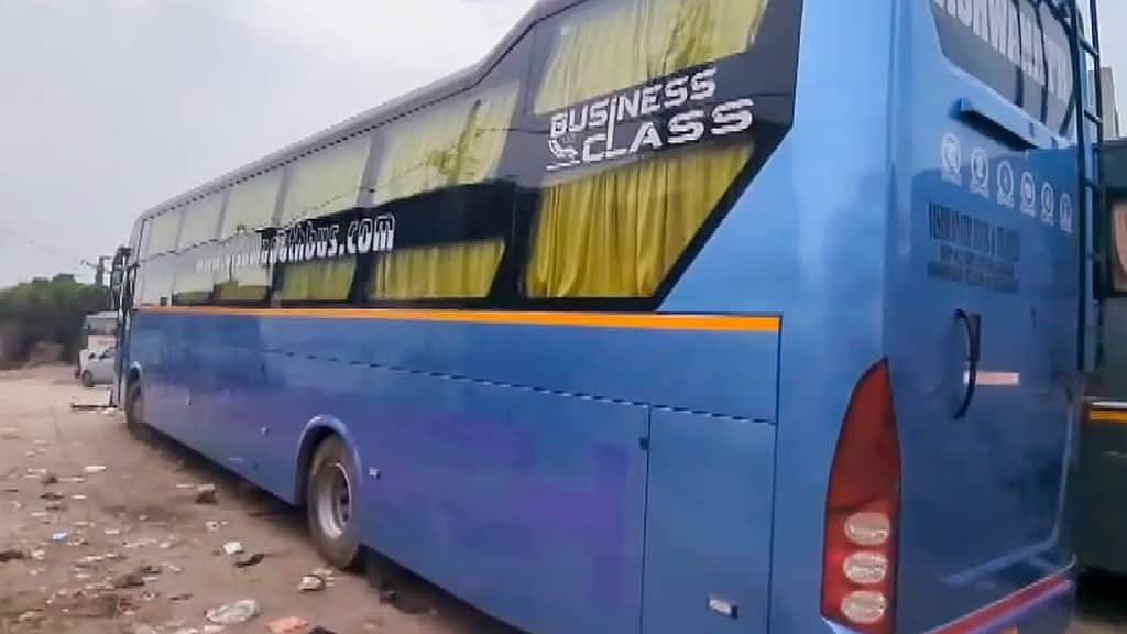 ದೆಹಲಿಯಲ್ಲಿ ಮತ್ತೊಂದು ಪೈಶಾಚಿಕ ಕೃತ್ಯ: ಡ್ರಾಪ್ ನೀಡುವ ನೆಪದಲ್ಲಿ ಬಸ್ ಹತ್ತಿಸಿಕೊಂಡು 16 ವರ್ಷದ ಬಾಲಕಿ ಮೇಲೆ ಸಾಮೂಹಿಕ ಅತ್ಯಾಚಾರ..!