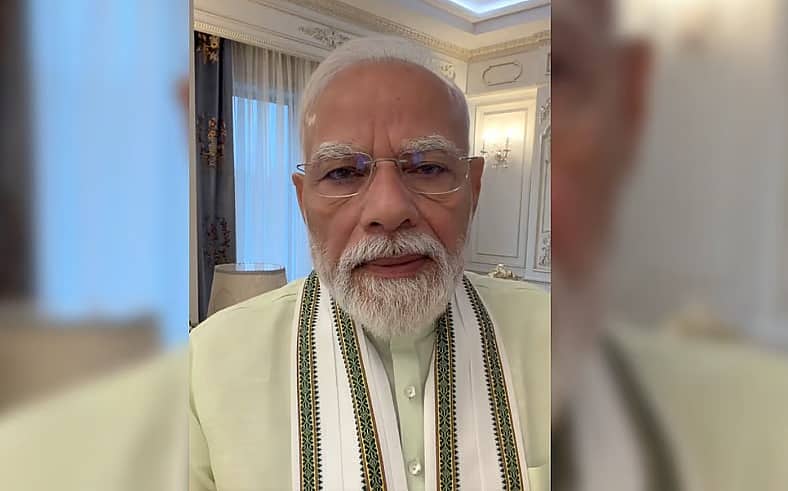 'ಅಗತ್ಯವಿದ್ದರೆ ಚಿನ್ನ ಖರೀದಿಸಿ, ಮನರಂಜನೆಗೆ ವಿದೇಶ ಪ್ರವಾಸ, ಹೊರ ದೇಶಗಳಲ್ಲಿ ಮದುವೆ ಬೇಡ': ಪ್ರಧಾನಿ ಮೋದಿ ಸಲಹೆ; Video