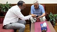 ಸಮಯಪ್ರಜ್ಞೆಯಿಂದ ಸಾವಿರಾರು ಮಕ್ಕಳ ಜೀವ ಉಳಿಸಿದ ನೇಪಾಳ ಪ್ರಾಂಶುಪಾಲ: ಪ್ರವಾಹಕ್ಕೆ ಕೊಚ್ಚಿಹೋದ ಶಾಲೆಯ ಪುನರ್‌ನಿರ್ಮಾಣಕ್ಕೆ ಭಾರತ ನೆರವು..!