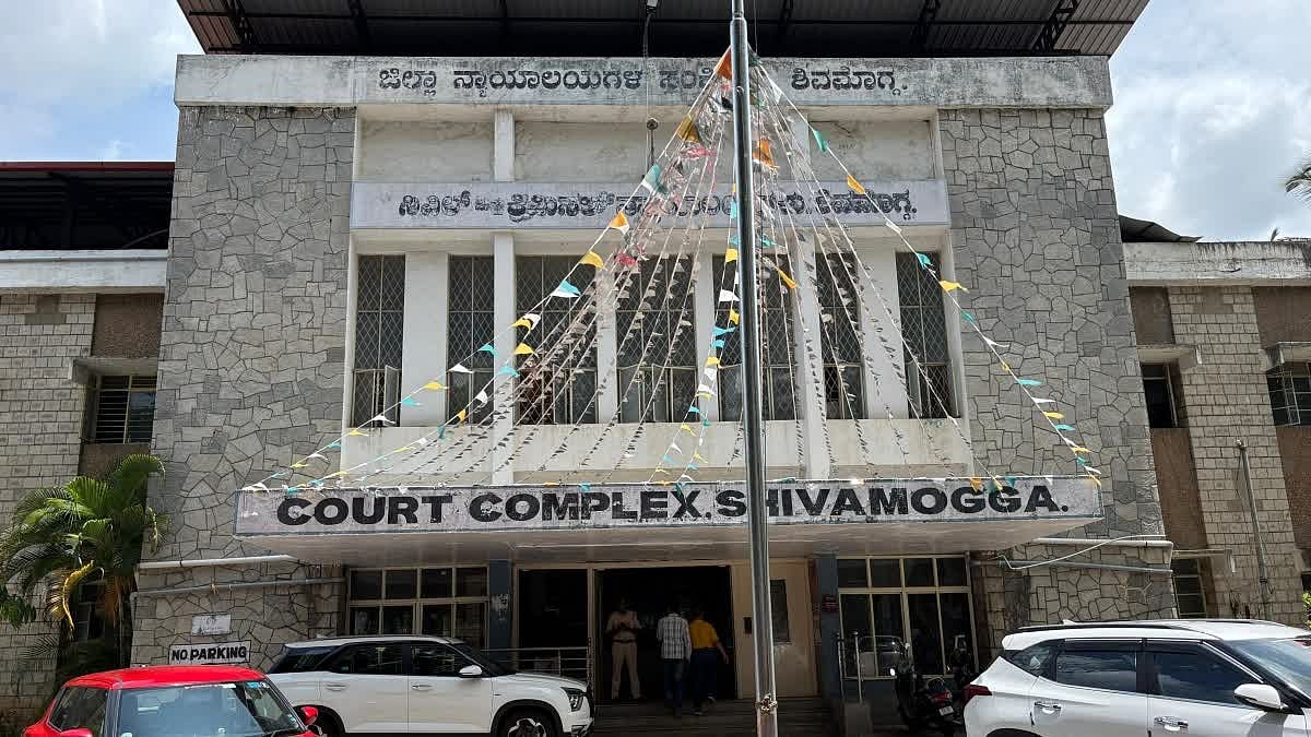 ಲಂಚ ಪಡೆಯುವಾಗ ರೆಡ್ಹ್ಯಾಂಡ್ ಆಗಿ ಸಿಕ್ಕಿಬಿದ್ದಿದ್ದ ಉಪ ತಹಶೀಲ್ದಾರ್ ಪುಷ್ಪಲತಾಗೆ 4 ವರ್ಷ ಜೈಲು, ₹40 ಸಾವಿರ ದಂಡ