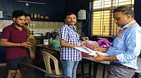 ಅವಧಿ ಮೀರಿದ ಮೊಸರು, ಡೈನಿಂಗ್ ಟೇಬಲ್ ಮೇಲೆ ತಿಗಣೆ ಪುಡಿ: ಹೊಟೇಲ್, ಕ್ಲಬ್ ಗಳ ನಂತರ ಬೆಂಗಳೂರಿನಲ್ಲಿ ಪಿಜಿಗಳ ಕರ್ಮಕಾಂಡ; Video