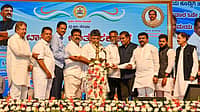 'ಜನರ ಬಳಿಗೇ ಸರ್ಕಾರ, ದೊರೆ ಎನ್ನಬೇಡಿ, ಸೇವಕ ಎನ್ನಿ': ಕರ್ನಾಟಕದಲ್ಲಿ 'ಪ್ರಜಾಸೇವೆ ಅಭಿಯಾನ'ಕ್ಕೆ CM ಡಿ.ಕೆ ಶಿವಕುಮಾರ್ ಚಾಲನೆ