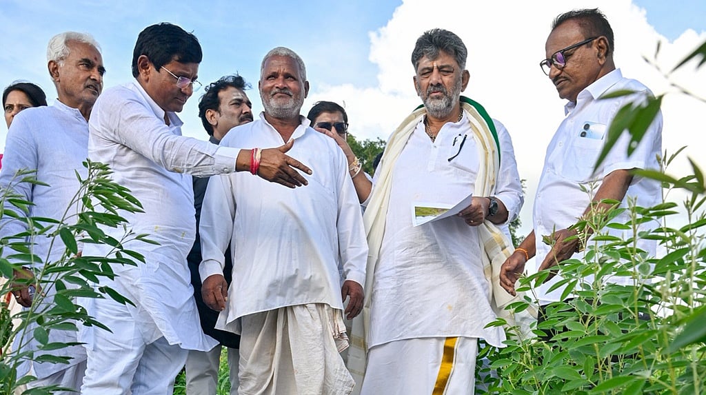 ರಾಜ್ಯದ ಮೂರು ಜಿಲ್ಲೆಗಳಲ್ಲಿ ಭೀಕರ ಬರ: ವೈಮಾನಿಕ ಸಮೀಕ್ಷೆ ನಡೆಸಿದ ಸಿಎಂ ಡಿ.ಕೆ ಶಿವಕುಮಾರ್; Video