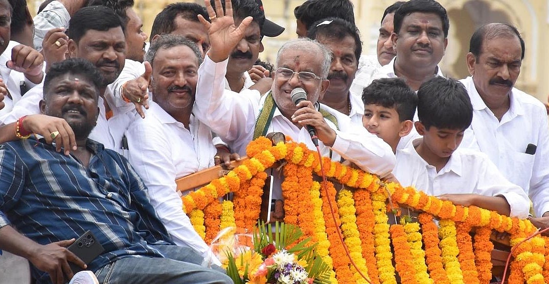 ದಳಪತಿಗಳ ವಿರುದ್ಧ ಶಕ್ತಿ ಪ್ರದರ್ಶನ?: ಚಾಮುಂಡೇಶ್ವರಿ ಕ್ಷೇತ್ರದಲ್ಲಿ ಜೆಡಿಎಸ್ ಪಕ್ಷ ಅಲ್ಲ, ನಾನು ಮುಖ್ಯ ಎಂದ ಜಿ.ಟಿ ದೇವೇಗೌಡ; Video