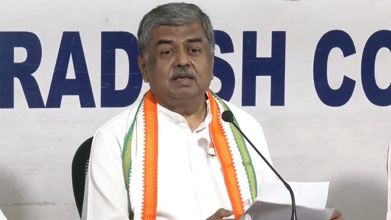 ಬಿಜೆಪಿಯವರು 'ಹಣ ಕೊಟ್ಟು ಪಾದಯಾತ್ರೆ' ನಡೆಸ್ತಾ ಇದ್ದಾರೆ: ಕೆಪಿಸಿಸಿ ಅಧ್ಯಕ್ಷ ಬಿ.ಕೆ ಹರಿಪ್ರಸಾದ್ ವಾಗ್ದಾಳಿ! Video