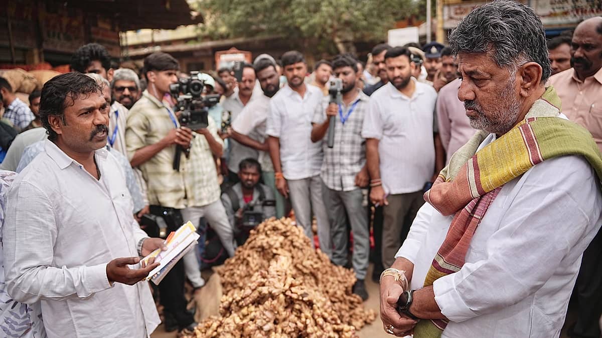 ರೈತರ ವಿಮೆ ಹಣ ಕಟ್ಟದ, ಸೊಸೈಟಿ ಕಾರ್ಯದರ್ಶಿ ವಜಾಕ್ಕೆ ಸಿಎಂ ಡಿ.ಕೆ ಶಿವಕುಮಾರ್ ಸೂಚನೆ