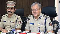 APMCಗೆ CM ಡಿಕೆಶಿ ದಿಢೀರ್ ಭೇಟಿ ಬೆನ್ನಲ್ಲೇ ಫೀಲ್ಡಿಗಿಳಿದ ಪೊಲೀಸರು; 19 ಬಾಲ ಕಾರ್ಮಿಕರ ರಕ್ಷಣೆ; ನಾಲ್ಕು ಅಂಗಡಿ ಮಾಲೀಕರ ಬಂಧನ!