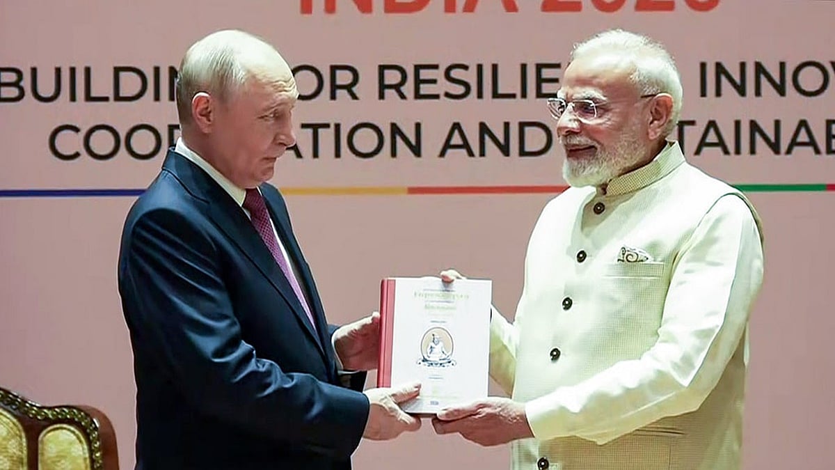 BRICS 2026: Modi-Putin ಭೇಟಿ; ಆಪ್ತ ಮಿತ್ರನಿಗೆ ಪ್ರಧಾನಿಯಿಂದ ಪವಿತ್ರ, ವಿಶೇಷ ಉಡುಗೊರೆ! Video