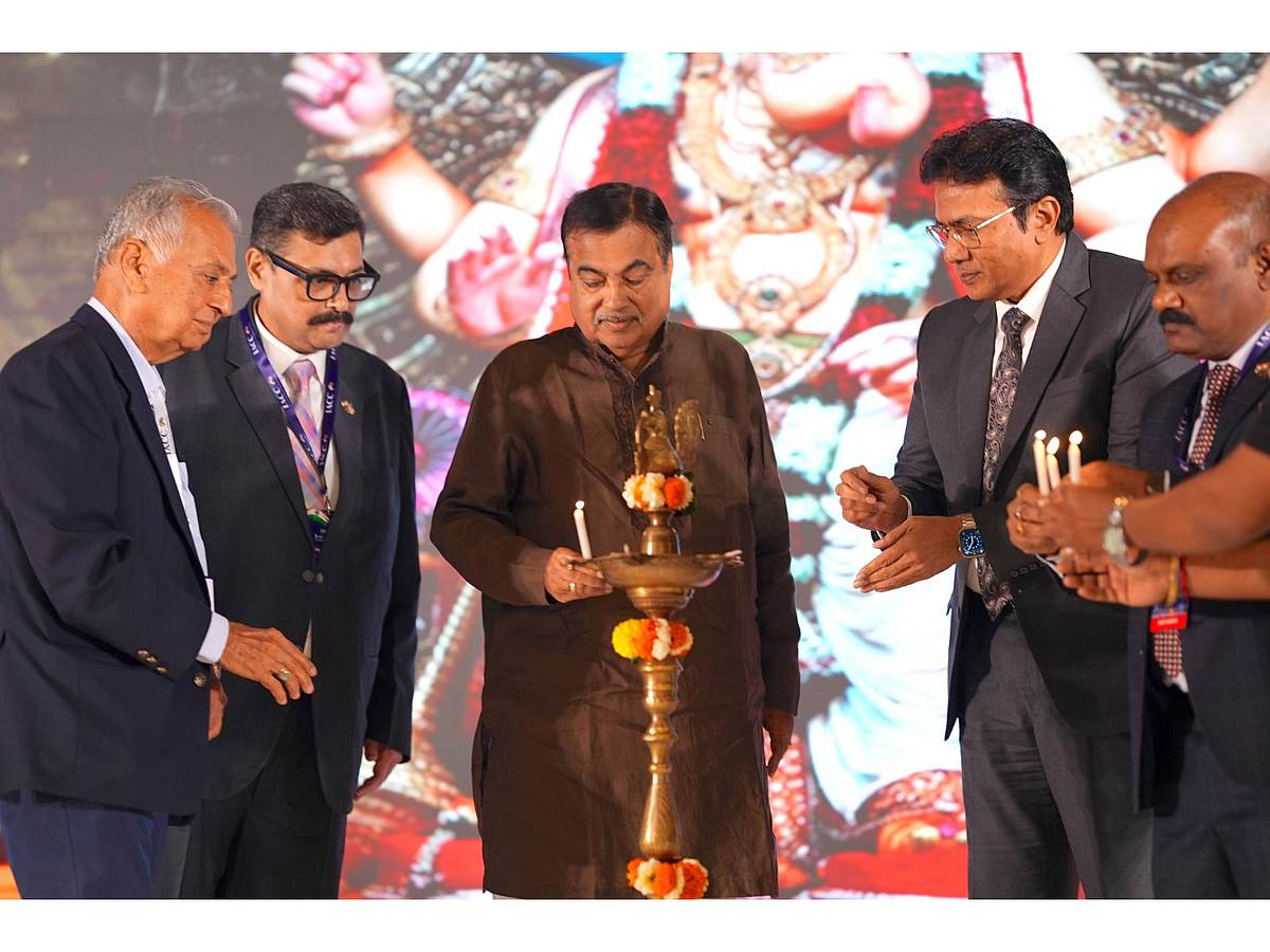 ಮುಂಬೈ ಟ್ರಾಫಿಕ್ನಲ್ಲಿ ಒಂದು ಗಂಟೆ ಸಿಲುಕಿದ ನಿತಿನ್ ಗಡ್ಕರಿ: ಈ ಪರಿಸ್ಥಿತಿಗೆ ನಾನೇ ಕಾರಣ, ನನ್ನದೇ ತಪ್ಪಿನ ಪ್ರತಿಫಲ ಎಂದ ಕೇಂದ್ರ ಸಚಿವ!