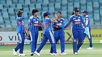 Women asia cup 2026: ಪುರುಷರ ಹಾದಿಯಲ್ಲೇ ಭಾರತೀಯ ಮಹಿಳಾ ತಂಡ; ನಖ್ವಿಯಿಂದ ಟ್ರೋಫಿ ಸ್ವೀಕರಿಸಲು ನಿರಾಕರಣೆ!
