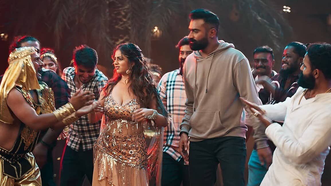 'ಬೇಲ್' ಚಿತ್ರದ 'ಕುಮಾರಿ' ಹಾಡಿನಲ್ಲಿ ಮೈಚಳಿ ಬಿಟ್ಟು ಕುಣಿದ ನಿವೇದಿತಾ ಗೌಡ-ಯೋಗಿ!