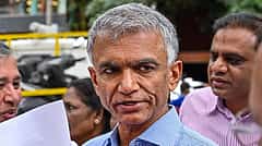 'ಅಧಿಕಾರಿಗಳು ಬಿಲ್ ಮಾಡೋದಿಕ್ಕೆ ಕೆಲಸ ಮಾಡ್ತಾ ಇದ್ದೀರಾ?': ಕಳಪೆ ರಸ್ತೆ ಕುರಿತು ಅಧಿಕಾರಿಗಳನ್ನು ತರಾಟೆಗೆ ತೆಗೆದುಕೊಂಡ ಕೃಷ್ಣ ಬೈರೇಗೌಡ; Video